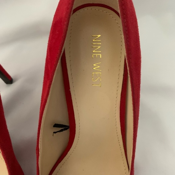 NWOT Nine West Classes Red Suede Pumps - Picture 4 of 8